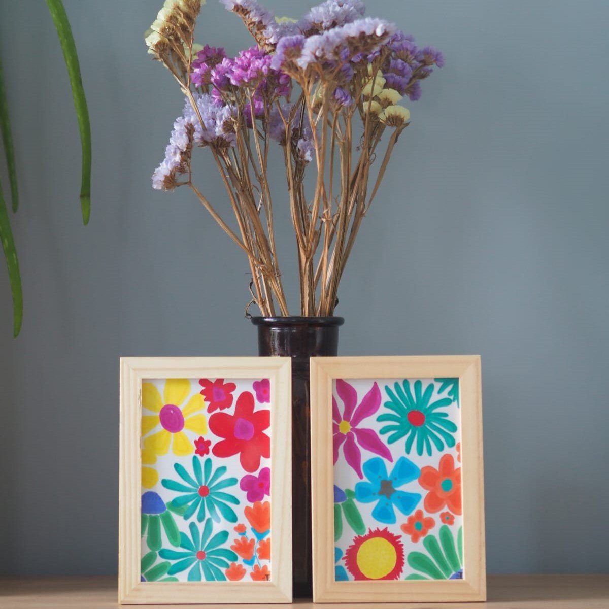 Illustration botanique de fleurs de saison